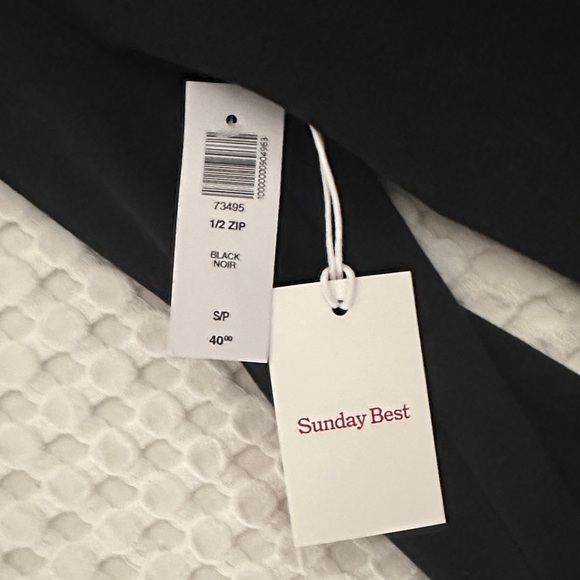 *NWT* Aritzia | Black Half Zip Black Crop Top ♠️ - Picture 3 of 3